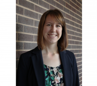 Amanda Bakken headshot